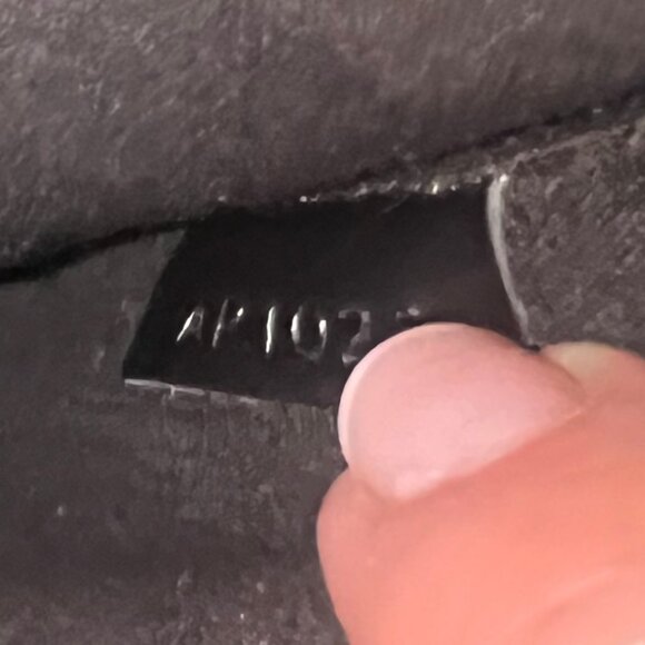 Womens Louis Vuitton AP1029 Epi Madeleine PM Black Leather Shoulder Handbag - Picture 12 of 16